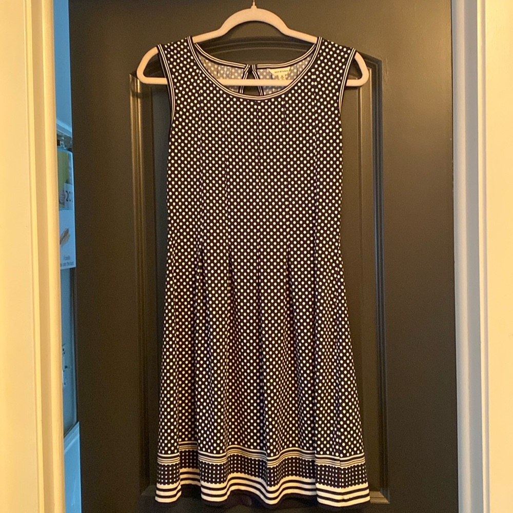 Max studio size medium stretchy dress.blue with white polka dots